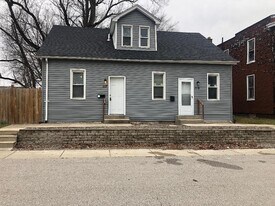 117 S 18th St in Belleville, IL - Building Photo