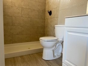 700 Lacross Ct in Modesto, CA - Building Photo - Building Photo