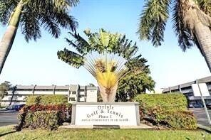 7897 Golf Cir Dr in Margate, FL - Building Photo