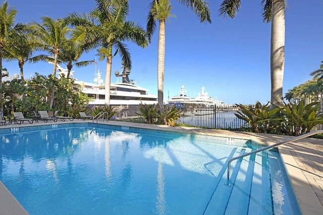 3940 N Flagler Dr in West Palm Beach, FL - Building Photo - Building Photo