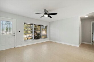 1598 NE 36th St in Oakland Park, FL - Building Photo - Building Photo