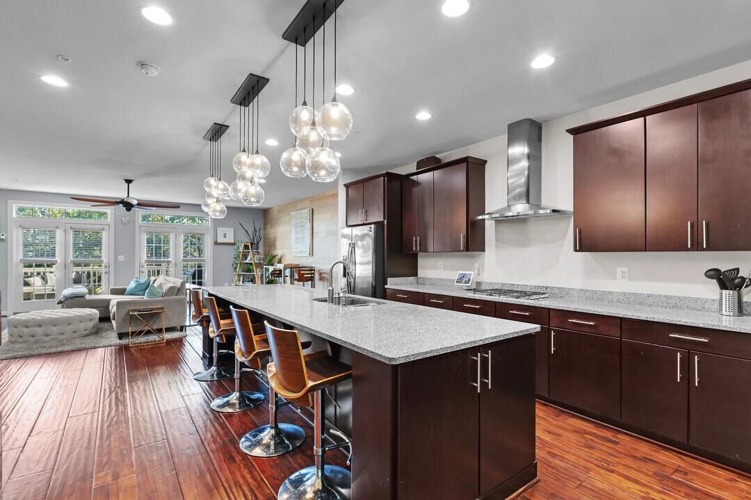 5243 Stream Bank Ln in Greenbelt, MD - Foto de edificio