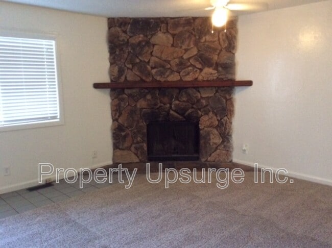 209 W 10th St in Antioch, CA - Building Photo - Building Photo