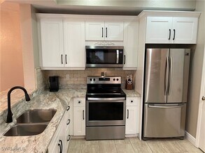9025 Colby Dr in Ft. Myers, FL - Building Photo - Building Photo