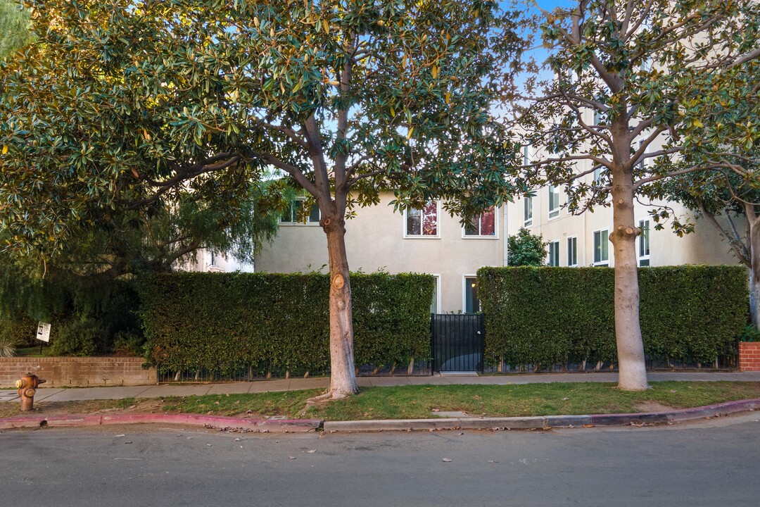 1169 Amherst Ave in Los Angeles, CA - Building Photo