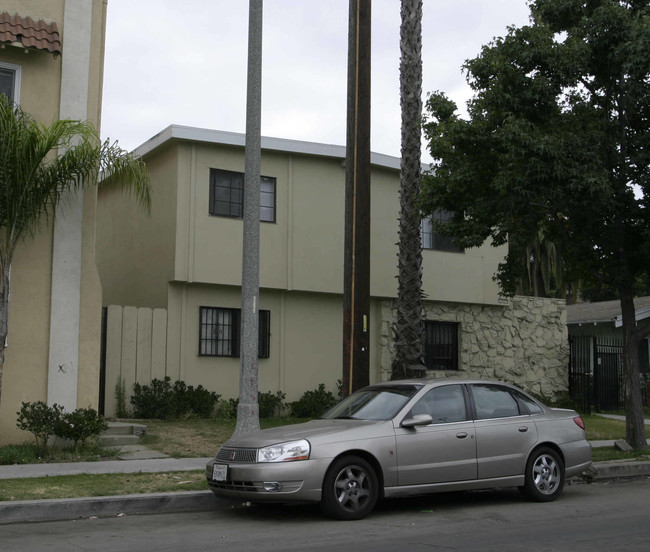 610 Orange Ave in Long Beach, CA - Foto de edificio - Building Photo