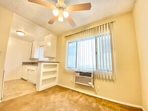 638 N W Knoll Dr in West Hollywood, CA - Building Photo - Building Photo