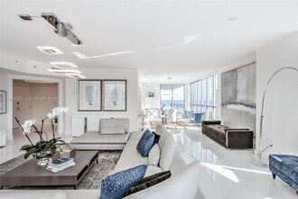 3535 S Ocean Dr in Hollywood, FL - Building Photo - Building Photo