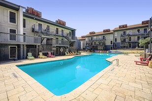 South Shore in Austin, TX - Building Photo