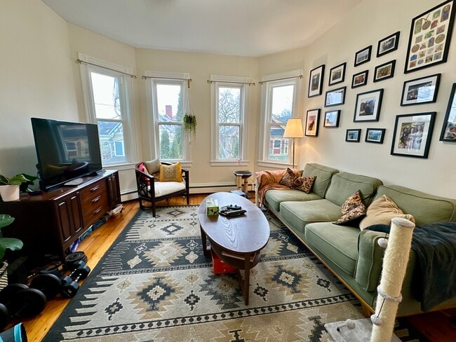 11 Sheridan St, Unit 2