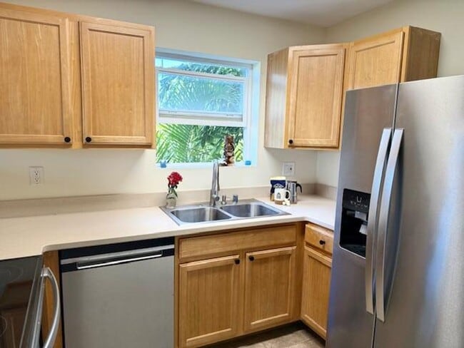 10 Heather Ln in Lahaina, HI - Building Photo - Building Photo