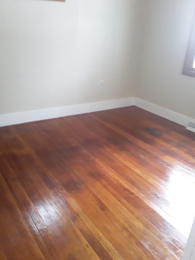 814 Oak Ridge Rd in Ellenville, NY - Building Photo - Building Photo