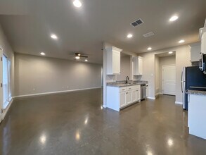 108 W Windmill Way in Robinson, TX - Foto de edificio - Building Photo