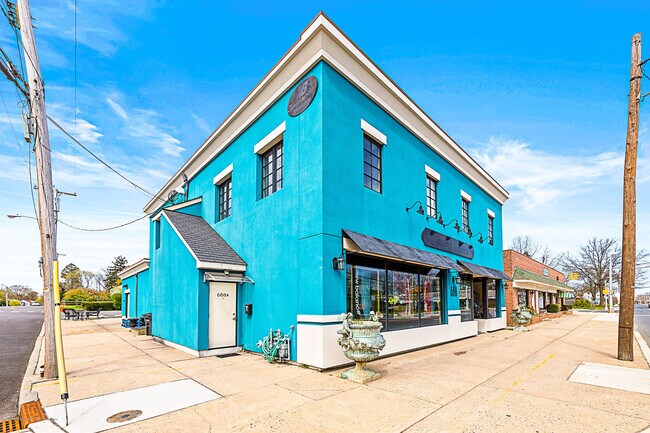 688 Broad St in Shrewsbury, NJ - Building Photo - Building Photo