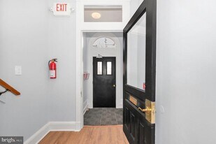 230 S Market St in Frederick, MD - Building Photo