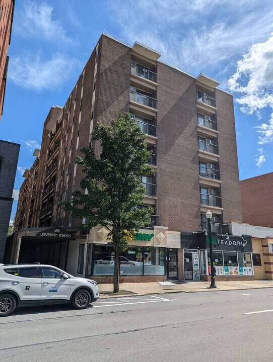 458 E College Ave in State College, PA - Foto de edificio