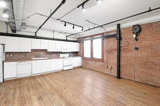 1011 Wood St-Unit -201 in Houston, TX - Building Photo - Building Photo