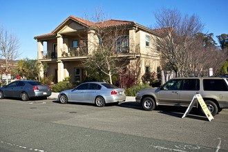 1254 Broadway in Sonoma, CA - Foto de edificio - Building Photo