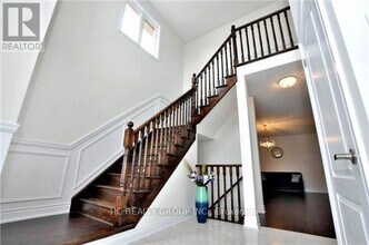 253 Rutherford Rd in Bradford West Gwillimbury, ON - Building Photo - Building Photo