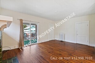 2451 Wedgemere St in Pittsburgh, PA - Building Photo