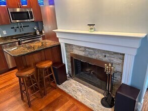 22 Ash St, Unit 22 in Cambridge, MA - Building Photo - Building Photo