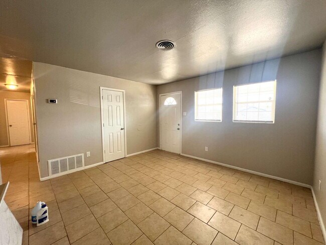 1711 E 1st St in Lubbock, TX - Building Photo - Building Photo