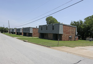 3920-4008 Scruggs Dr Apartments