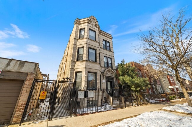 property at 928 S Claremont Ave