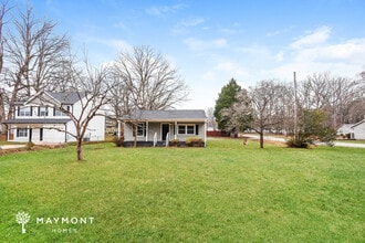 1825 Glenside Dr in Greensboro, NC - Foto de edificio - Building Photo