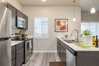 Wilson Creek Townhomes in Nampa, ID - Foto de edificio - Building Photo