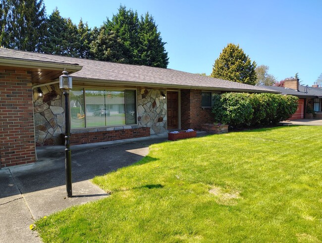 2015 J St NE in Auburn, WA - Building Photo - Building Photo