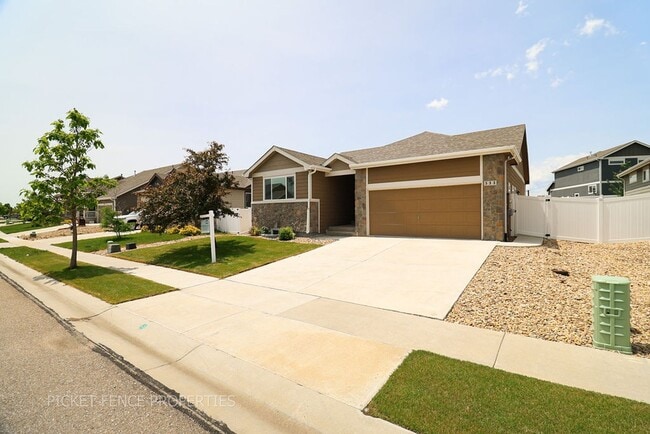 property at 533 El Diente Ave