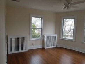 205 Waterman Ave, Unit 2ND in East Providence, RI - Building Photo - Building Photo