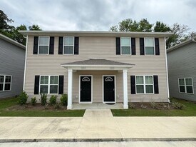 2225 Cedarbrook Ct in Tallahassee, FL - Building Photo