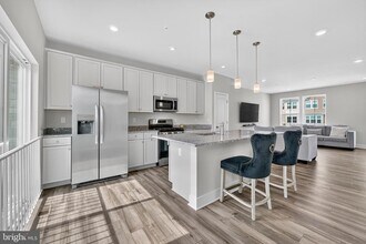 10898 Drummond Pl in Waldorf, MD - Building Photo - Building Photo