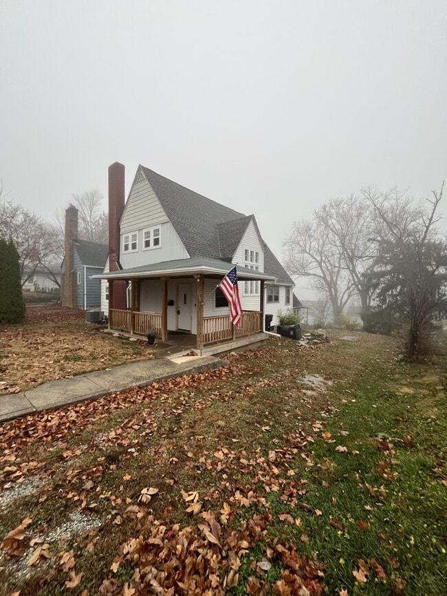 property at 1910 Hst W 10th St