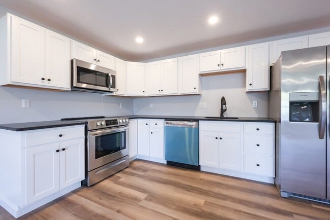 218R South St-Unit -R in Plainville, MA - Building Photo - Building Photo