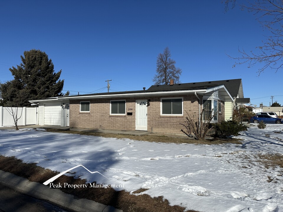 204 Winther Blvd in Nampa, ID - Building Photo