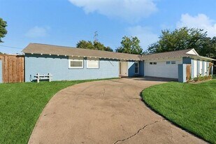 15641 Terrace Lawn Cir in Dallas, TX - Building Photo
