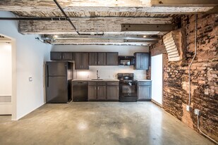 99 Front Apartments in Memphis, TN - Building Photo