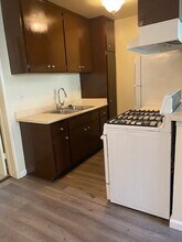 18550 Prairie St in Los Angeles, CA - Building Photo - Building Photo