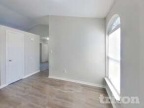 6050 E Solitude Ct, Unit 1502 in Camby, IN - Foto de edificio - Building Photo