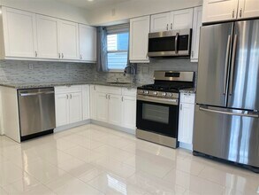 517 Liberty Ave in Jersey City, NJ - Building Photo - Building Photo