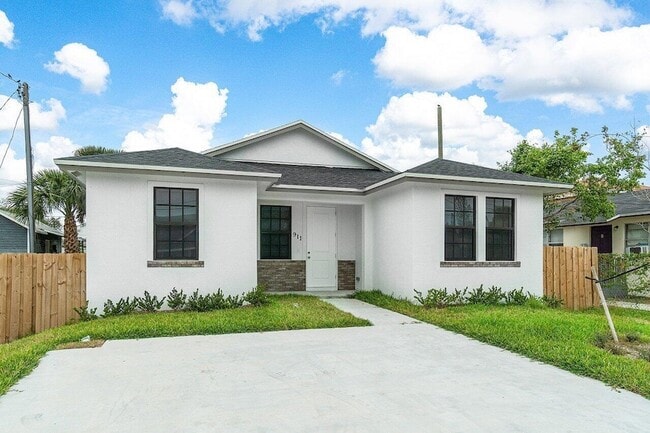 911 8th St in West Palm Beach, FL - Foto de edificio - Building Photo