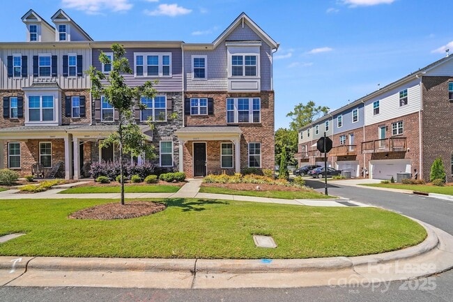 property at 10013 Hemingway Pl