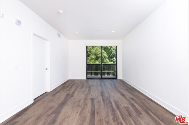129 S Kings Rd-Unit -304 in Los Angeles, CA - Building Photo - Building Photo