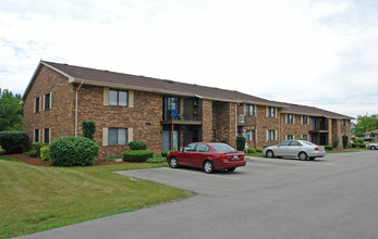 Green Bay Meadows in Racine, WI - Foto de edificio - Building Photo