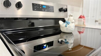 3710 King Hill Dr in Haines City, FL - Building Photo - Building Photo