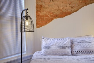 22 N Broad St, Unit Apartment #2 Bedroom 2 in Lancaster, PA - Foto de edificio - Building Photo