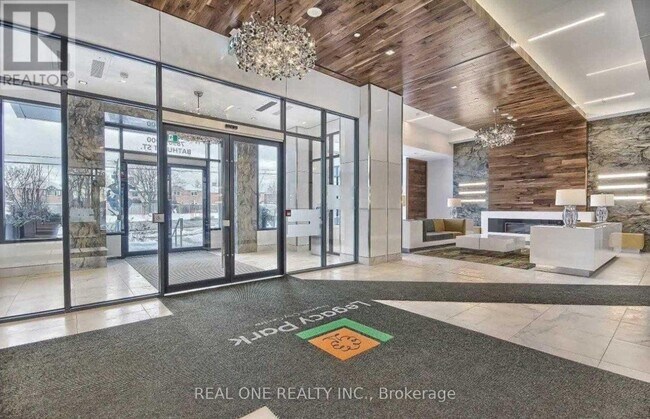 7890 Bathurst St in Vaughan, ON - Building Photo - Building Photo